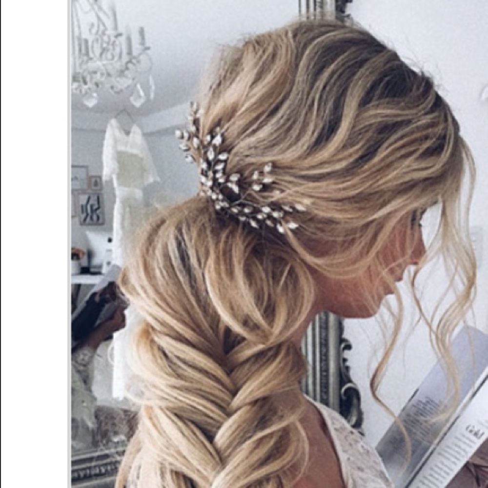 Bridal sparkly hair piece zirconia stones
